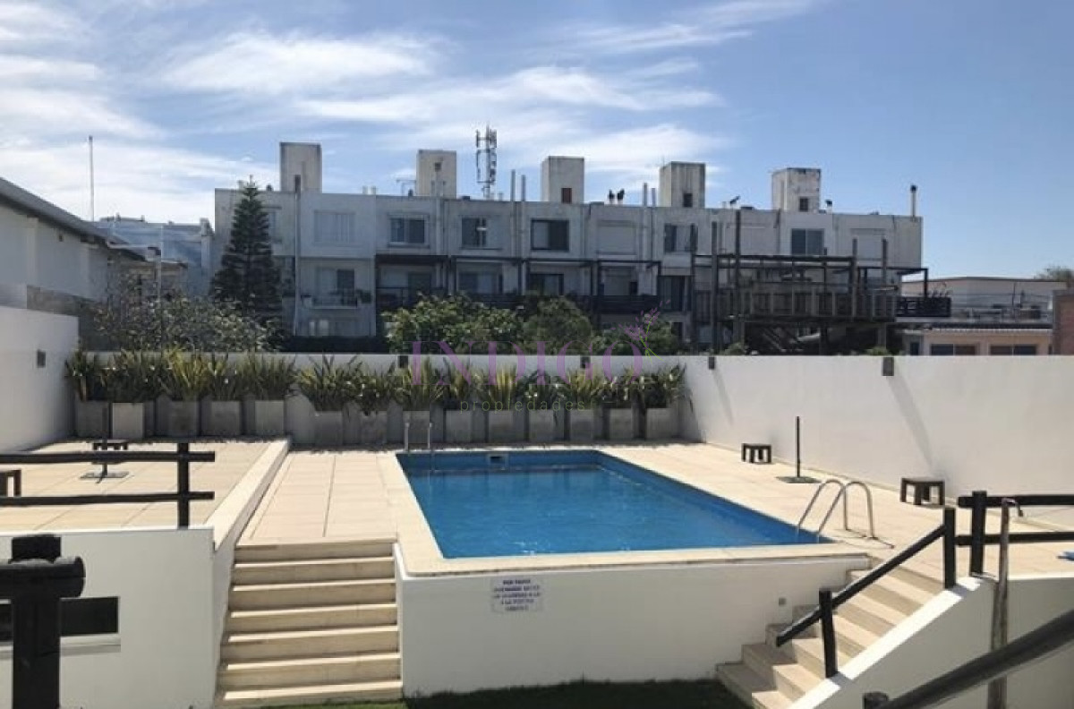 Apartamento Ref.448 - Venta, La Barra, 5 ambientes, con parrillero.