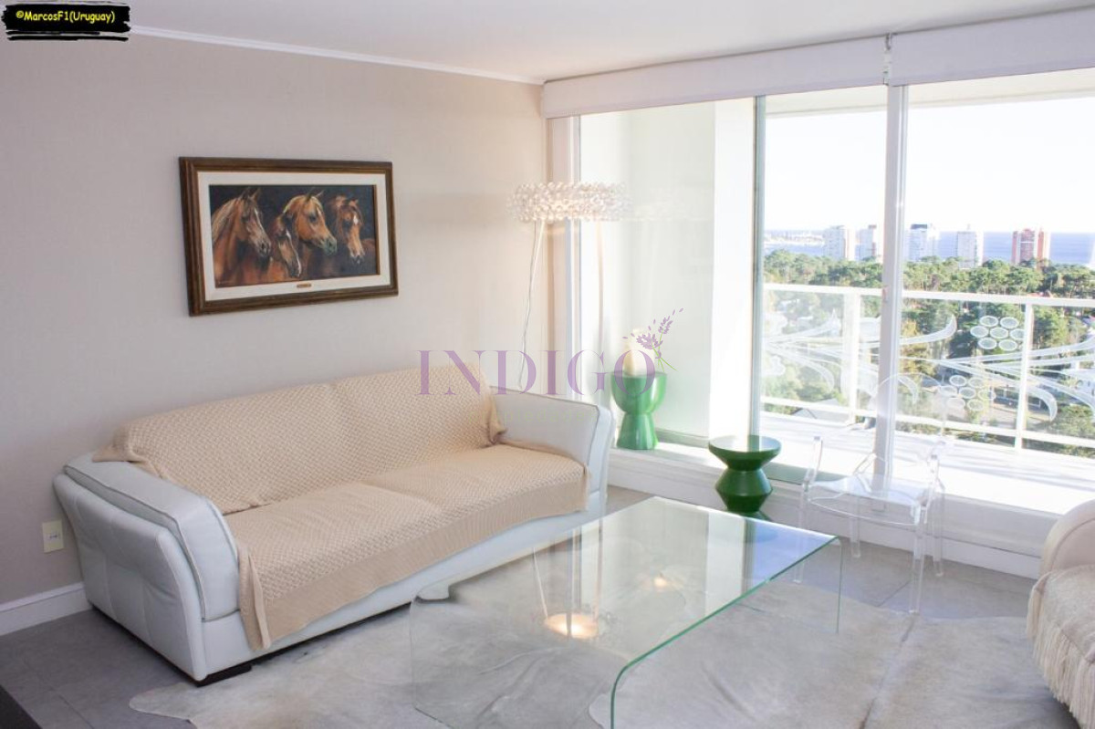 Apartamento Ref.852 - Apartamento en Torre Full Amenitites en Punta del Este, 2 Dormitorios y 2 Baños