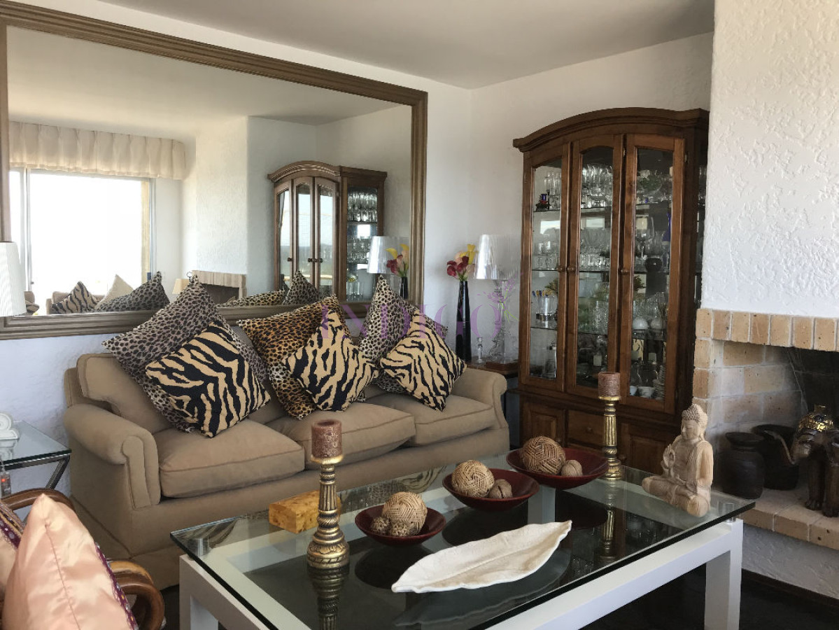 Apartamento Ref.108 - Departamento en alquiler en la Península a mts de playa El Emir.