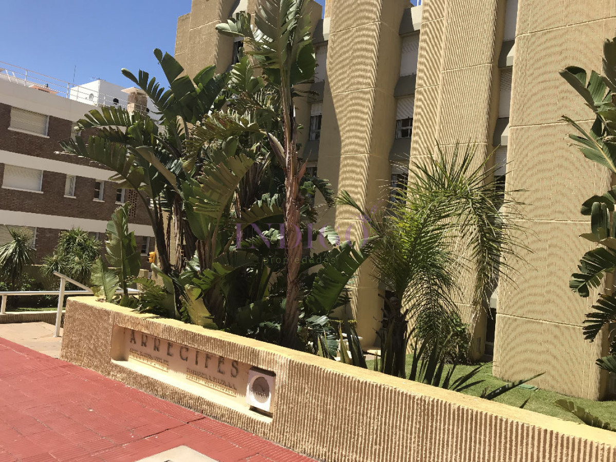 Apartamento Ref.108 - Departamento en alquiler en la Península a mts de playa El Emir.