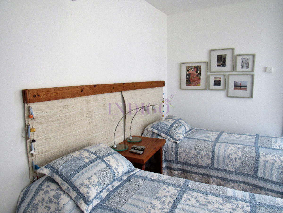 Apartamento Ref.116 - Torre Le Parc está ubicada en Rambla Lorenzo Batlle Pacheco y Av. Roosevelt, en primera línea frente al mar.
