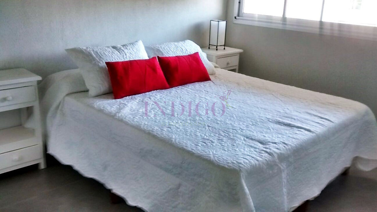 Apartamento Ref.131 - Departamento en alquiler en Manantiales, 2 dormitorios .