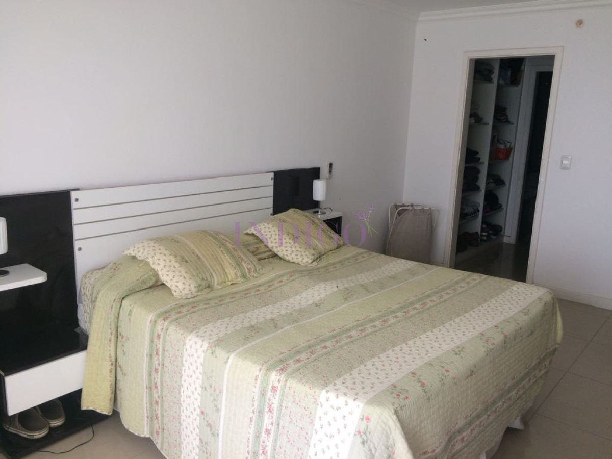 Apartamento Ref.132 - Apartamento alquiler en la Mansa, 2 dormitorios mas dependencia con vista al mar.