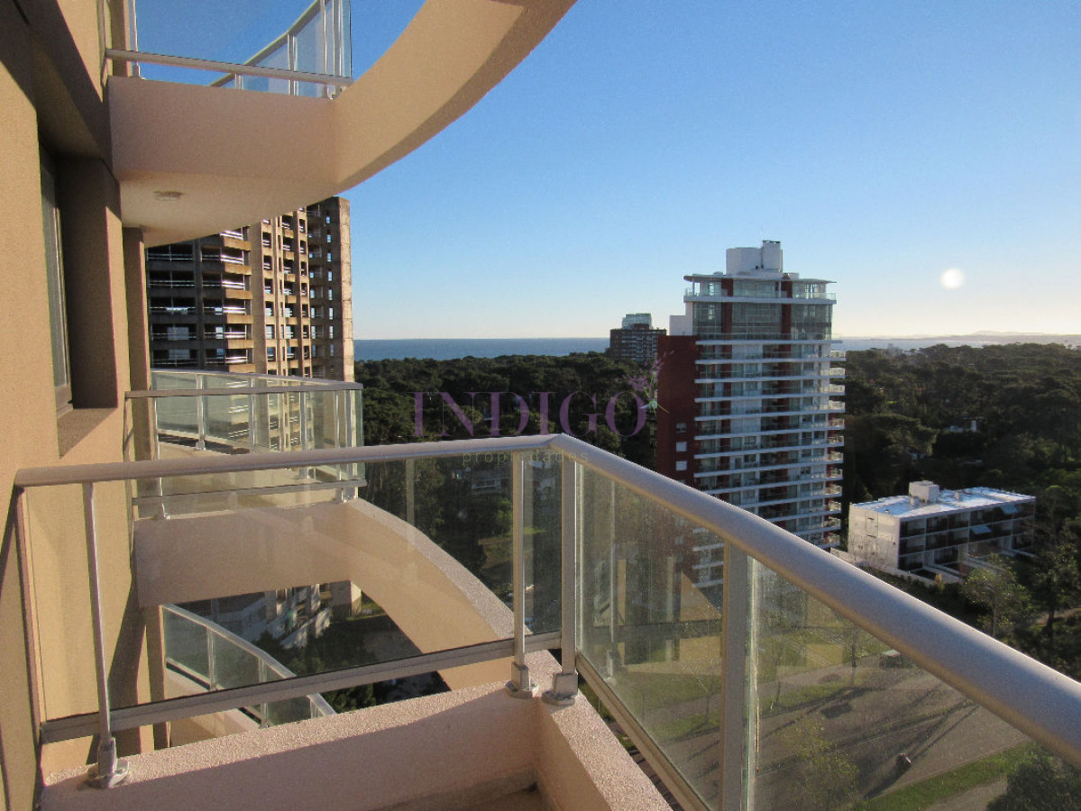 Apartamento Ref.13 - Departamento en alquiler zona Cantegril, 2 dormitorios .
