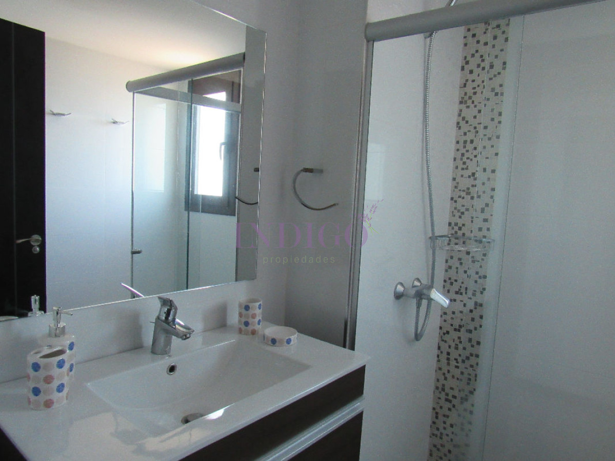 Apartamento Ref.13 - Departamento en alquiler zona Cantegril, 2 dormitorios .