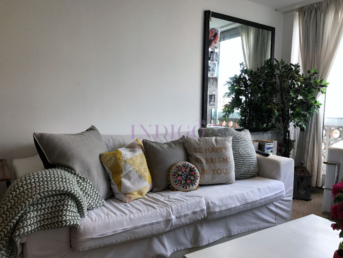 Apartamento Ref.141 - Muy lindo departamento en alquiler  frente al agua en plena playa  Mansa, 2 dormitorios .