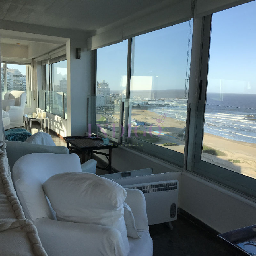 Apartamento Ref.150 -  En alquiler, Playa  Brava, 3 dormitorios, primera fila .