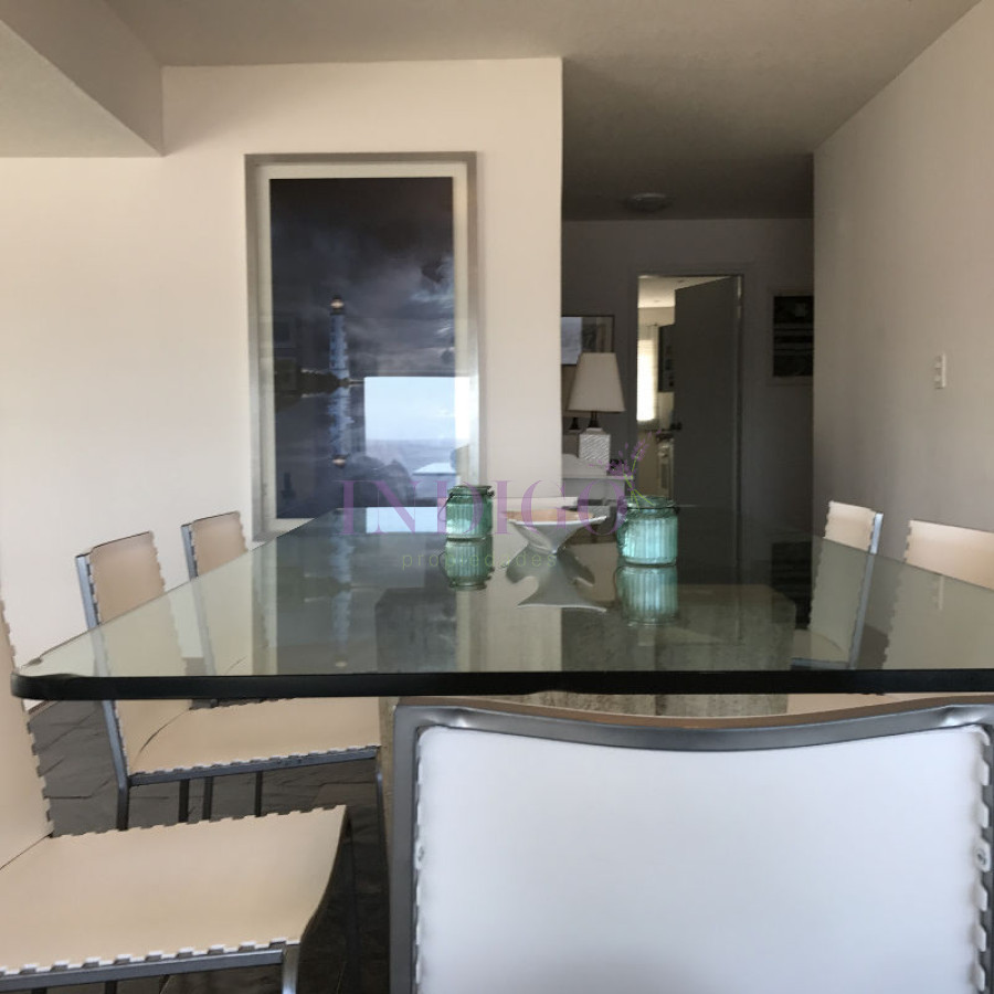 Apartamento Ref.150 -  En alquiler, Playa  Brava, 3 dormitorios, primera fila .