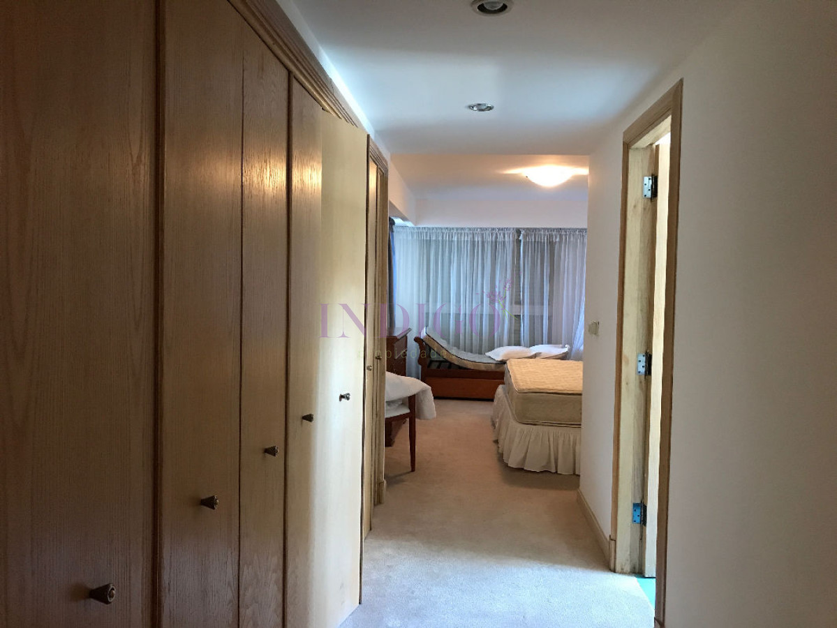 Apartamento Ref.153 - Importante departamento en Brava en venta y alquiler. 3 dormitorios .