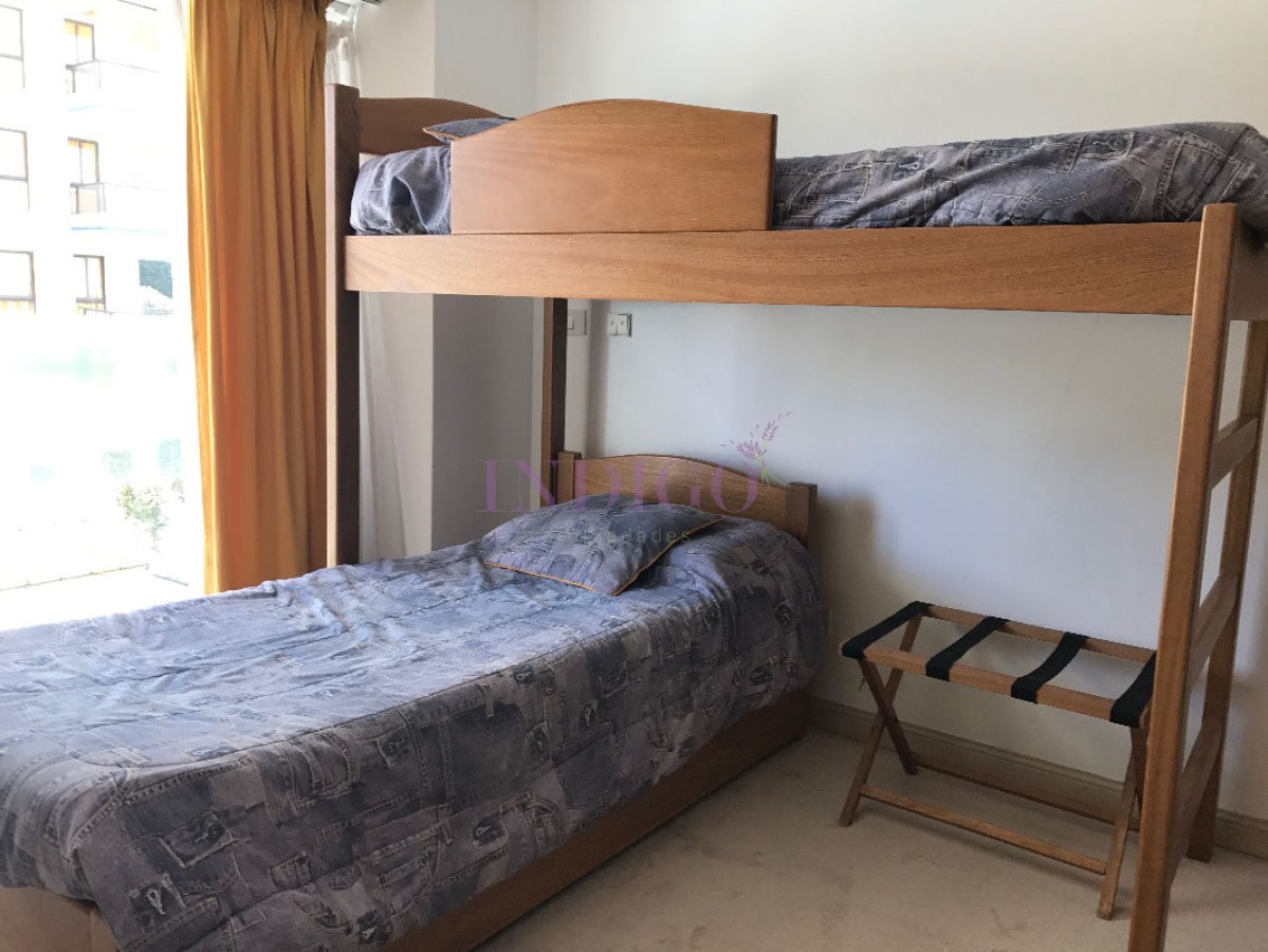 Apartamento Ref.153 - Importante departamento en Brava en venta y alquiler. 3 dormitorios .