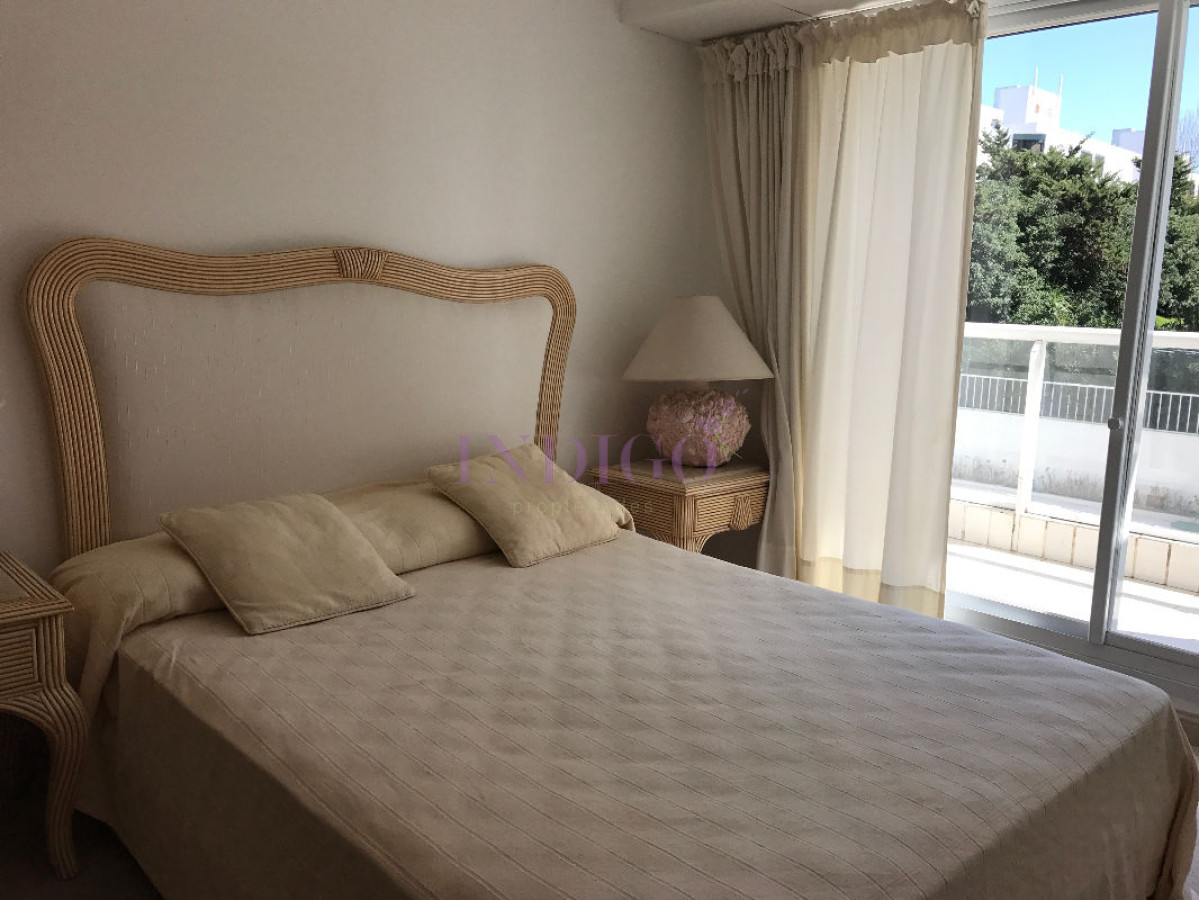 Apartamento Ref.153 - Importante departamento en Brava en venta y alquiler. 3 dormitorios .