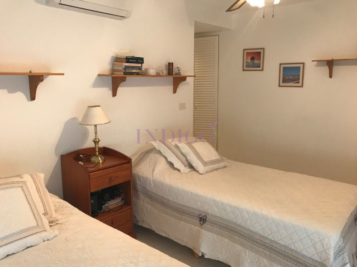 Apartamento Ref.207 - Departamento  esquinero en venta, en el edificio Beverly Tower 3 dormitorios mas servicio en torre de gran categoría.