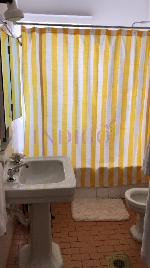 Apartamento Ref.212 - Muy buen departamento en alquiler en la Peninsula, 2 dormitorios y medio.