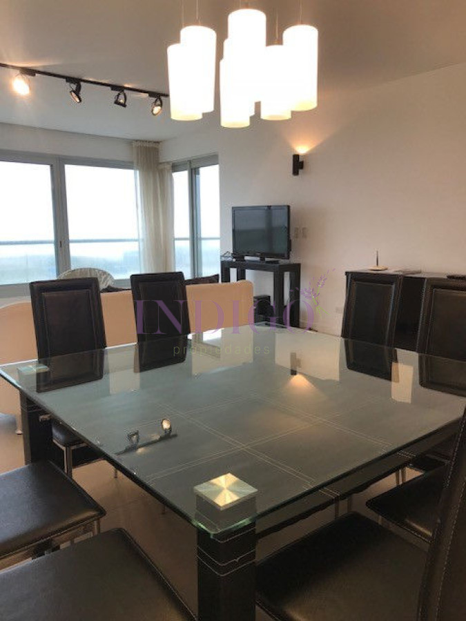 Apartamento Ref.278 - En alquiler en Torre Le Parc. en Brava, 2 dormitorios mas servicio.
