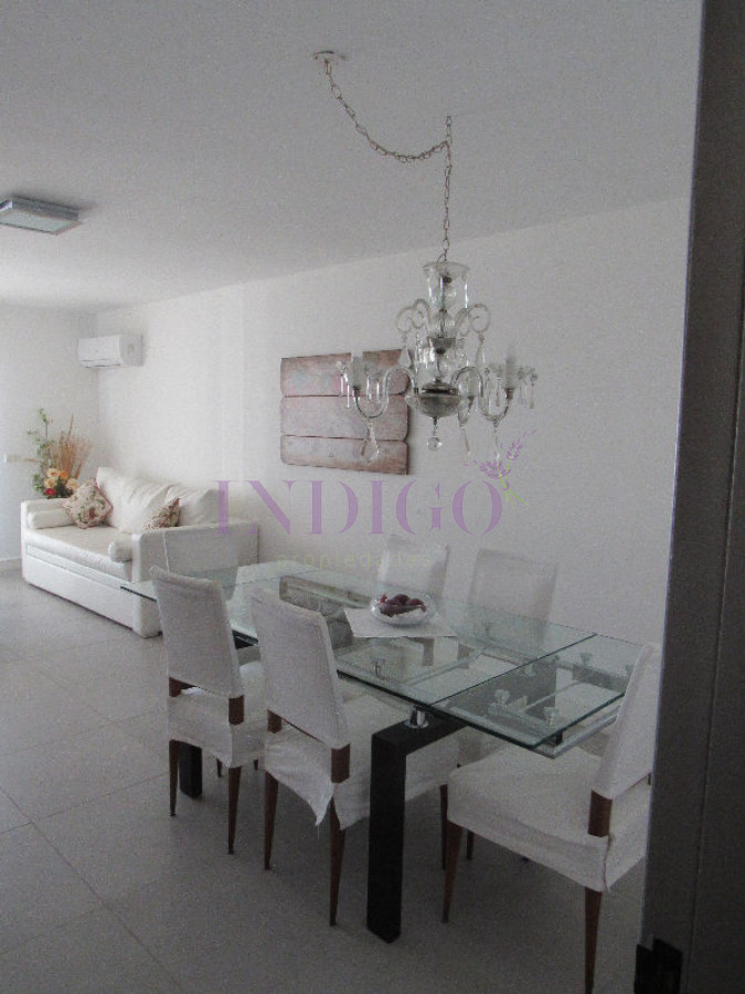 Apartamento Ref.29 - Departamento en alquiler sobre Avenida Francia a metros del Mar.