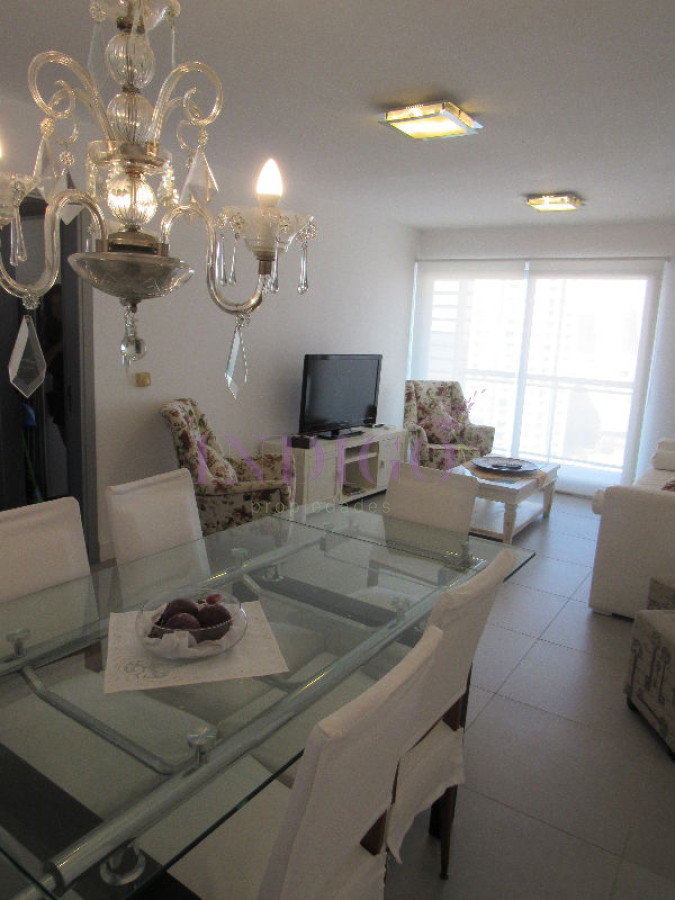 Apartamento Ref.29 - Departamento en alquiler sobre Avenida Francia a metros del Mar.