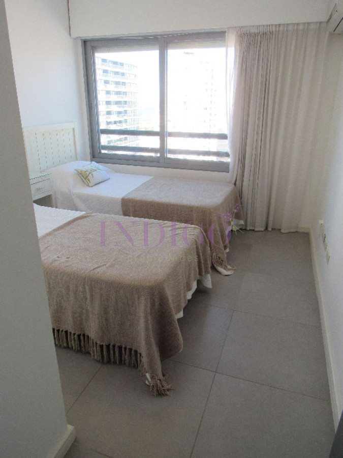 Apartamento Ref.29 - Departamento en alquiler sobre Avenida Francia a metros del Mar.