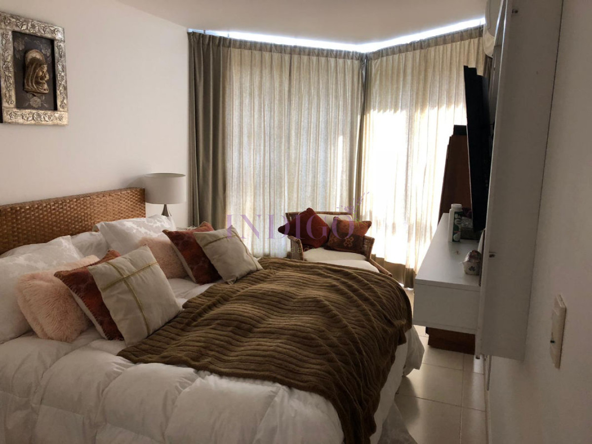 Apartamento Ref.377 - Departamento en alquiler frente al en la Mansa, 3 dormitorios mas dependencia de servicio.