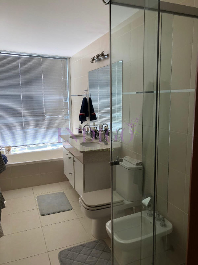 Apartamento Ref.377 - Departamento en alquiler frente al en la Mansa, 3 dormitorios mas dependencia de servicio.