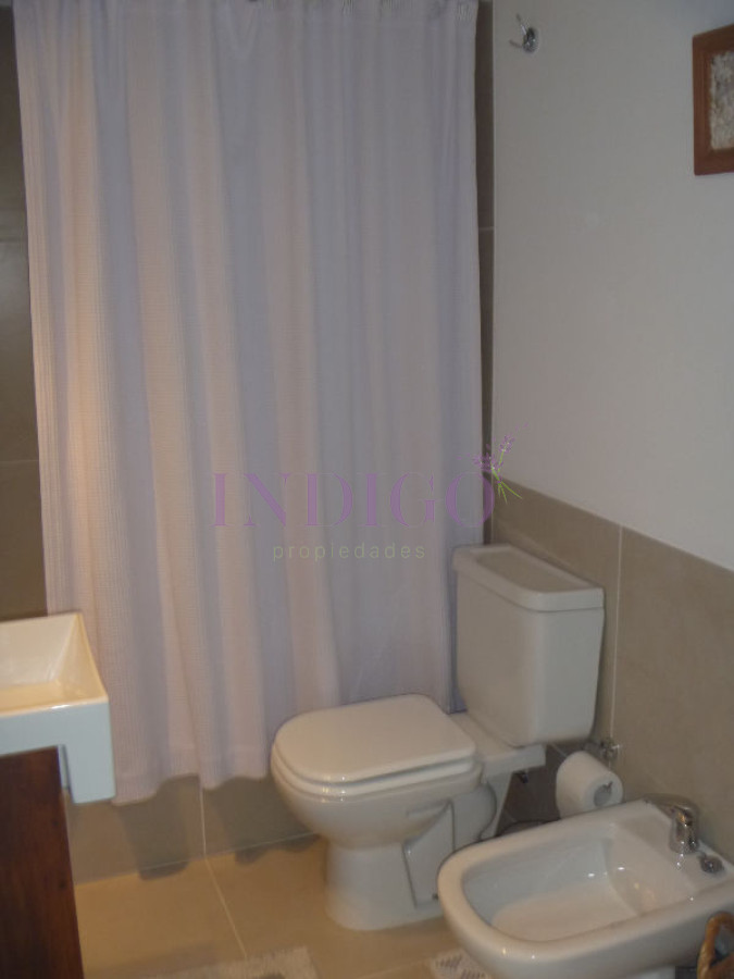 Apartamento Ref.70 - Departamentop en alquiler  en Manantiales, 3 dormitorios .