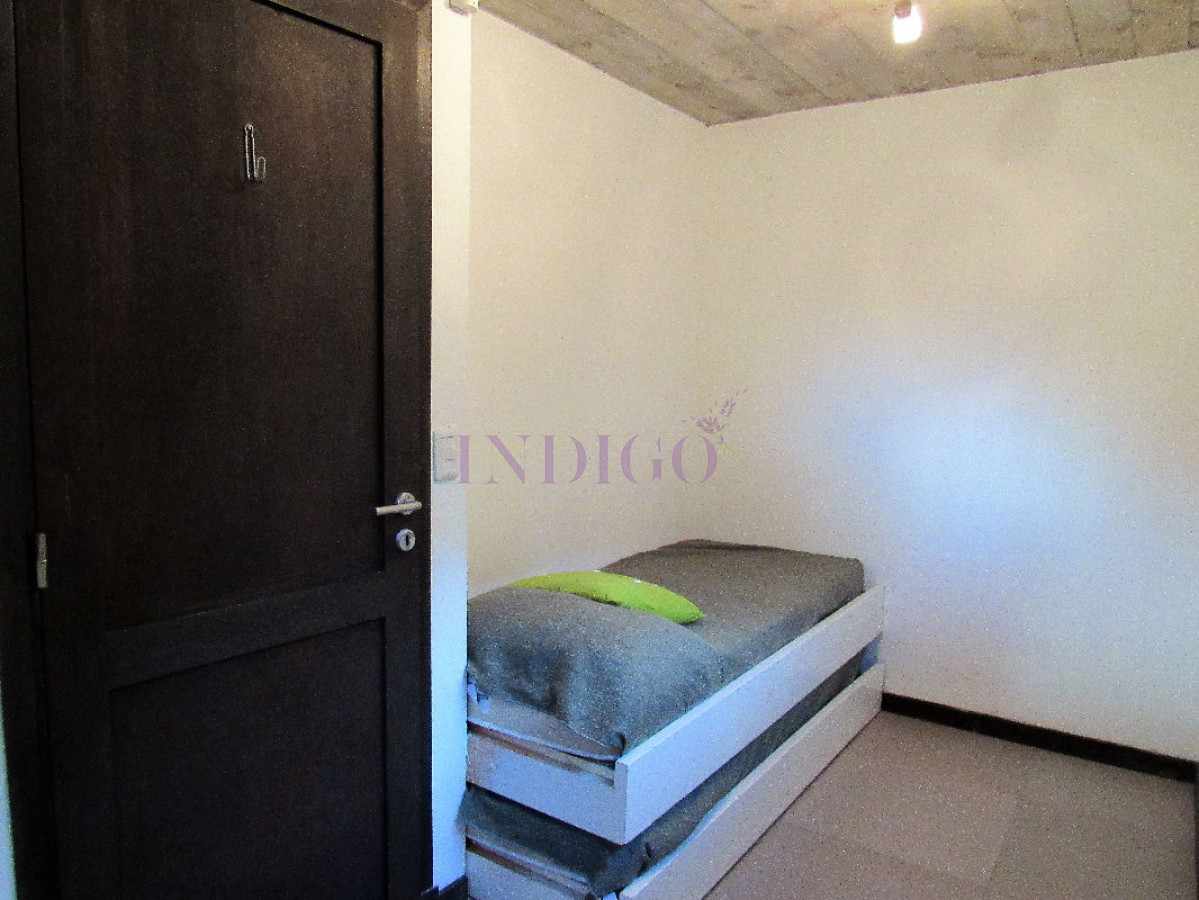 Apartamento Ref.78 -  Venta y alquiler sobre playa Montoya, 3 dormitorios mas amplio playroom.