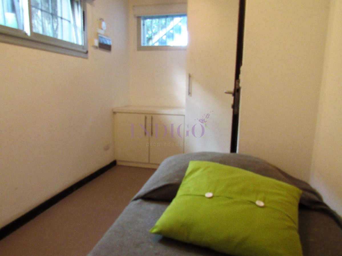 Apartamento Ref.78 -  Venta y alquiler sobre playa Montoya, 3 dormitorios mas amplio playroom.