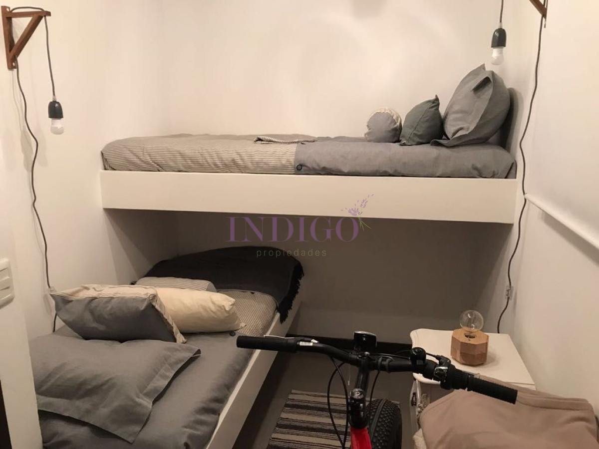 Apartamento Ref.78 -  Venta y alquiler sobre playa Montoya, 3 dormitorios mas amplio playroom.