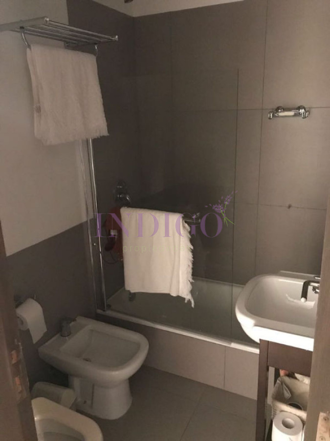 Apartamento Ref.78 -  Venta y alquiler sobre playa Montoya, 3 dormitorios mas amplio playroom.