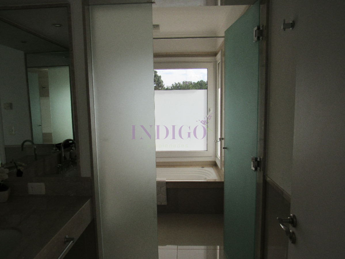 Apartamento Ref.80 - Apartamento en , 2 dormitorios *
