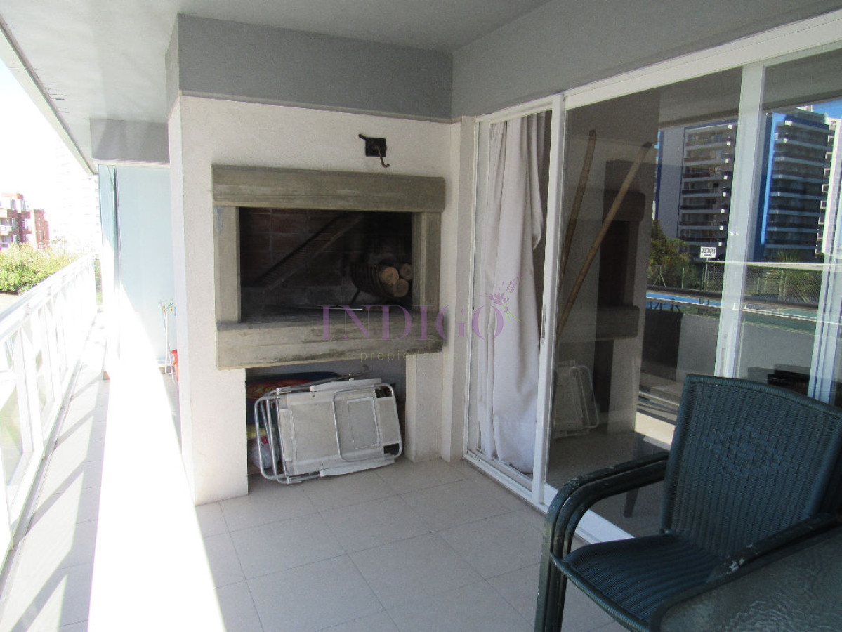 Apartamento Ref.9 - Departamento en venta y alquiler de 3 dormitorios con parrillero propio, 3 dormitorios .