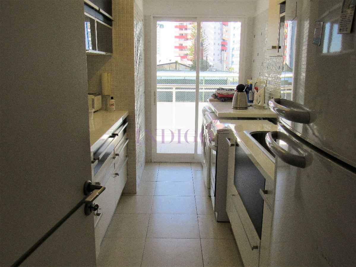 Apartamento Ref.9 - Departamento en venta y alquiler de 3 dormitorios con parrillero propio, 3 dormitorios .