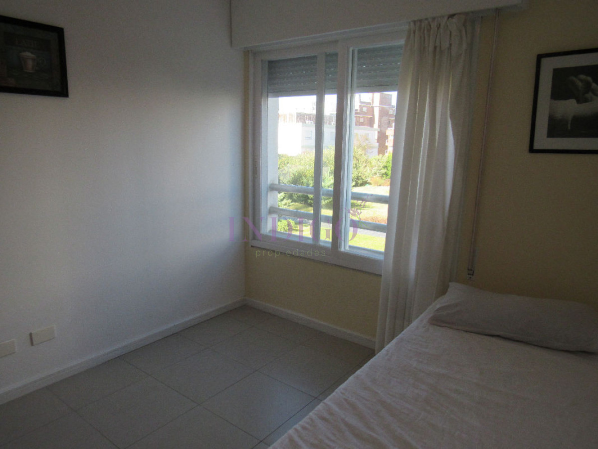 Apartamento Ref.9 - Departamento en venta y alquiler de 3 dormitorios con parrillero propio, 3 dormitorios .