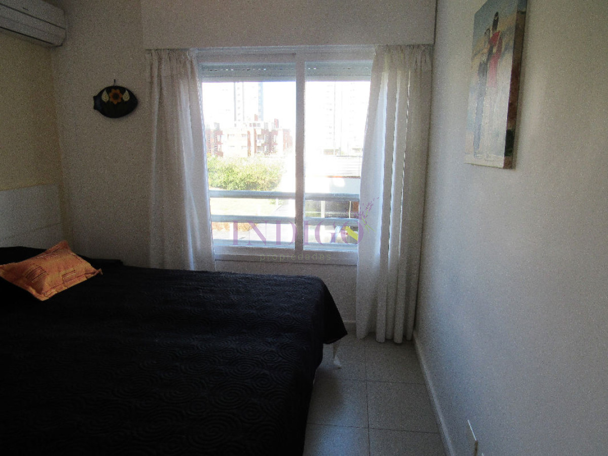 Apartamento Ref.9 - Departamento en venta y alquiler de 3 dormitorios con parrillero propio, 3 dormitorios .