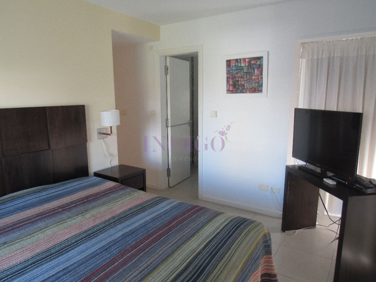 Apartamento Ref.9 - Departamento en venta y alquiler de 3 dormitorios con parrillero propio, 3 dormitorios .