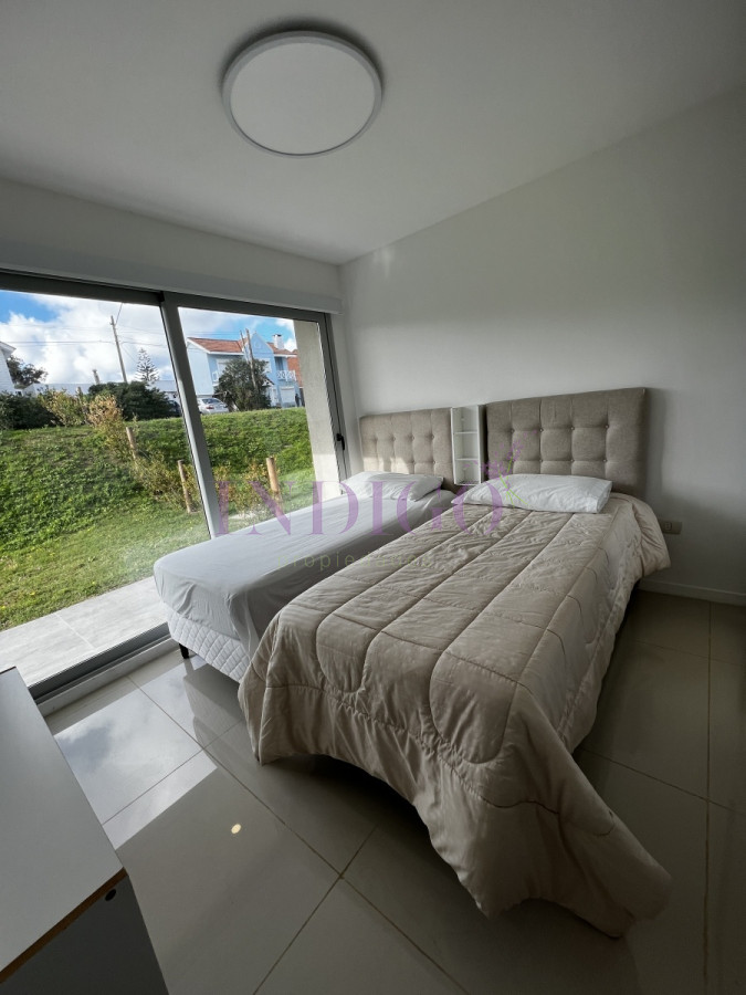Apartamento Ref.1102 - Apartamento de 2 Dormitorios, con piscina y parrillero en la mansa