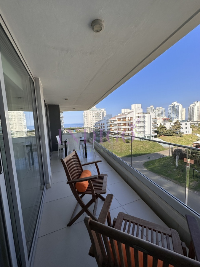 Apartamento Ref.752 - En alquiler 3 dormtorios parada 6 de la brava