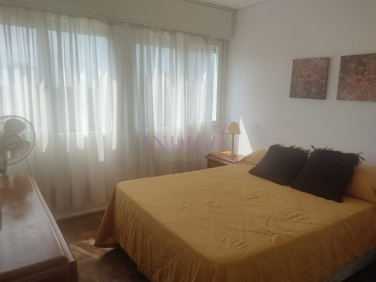Apartamento Ref.1079 - En venta y alquiler apartamento de dos dormitorios en playa Brava