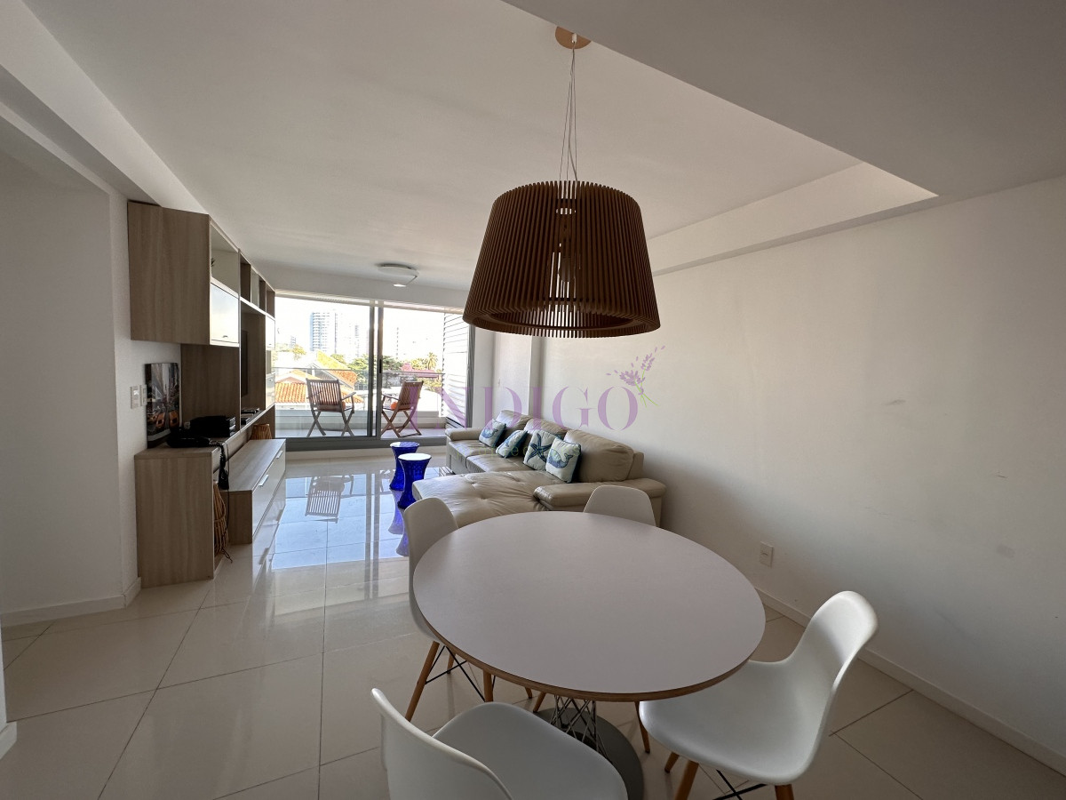 Apartamento Ref.752 - En alquiler 3 dormtorios parada 6 de la brava