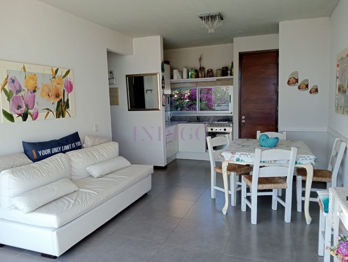 Apartamento Ref.133 - Departamento en alquiler en pleno corazón de Manantiales.en Manantiales, 2 dormitorios .