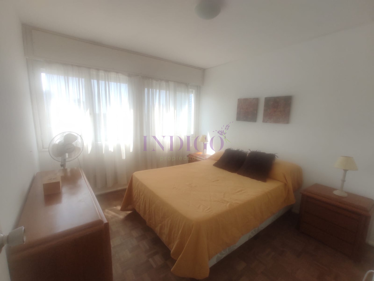 Apartamento Ref.1079 - En venta y alquiler apartamento de dos dormitorios en playa Brava