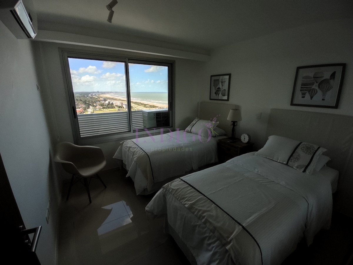 Apartamento Ref.351 - Muy buen Departamento alquiler frente al mar en la  Brava, 3 dormitorios