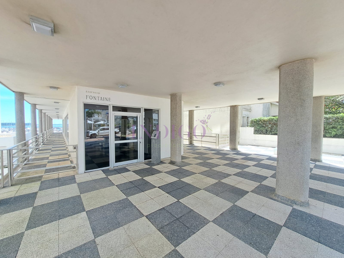 Apartamento Ref.1274 - En venta Península 3 dorm 3 baños