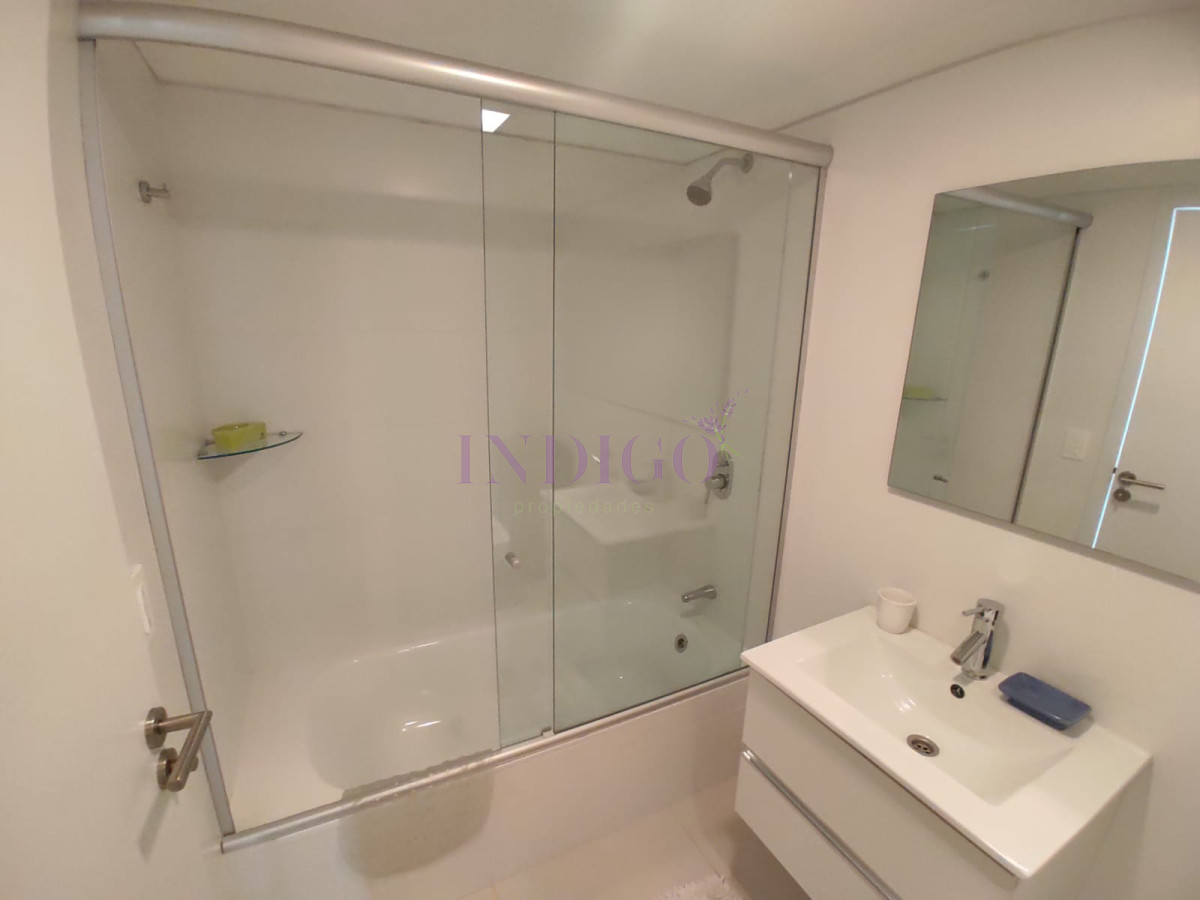 Apartamento Ref.755 - En venta y alquiler, playa Brava