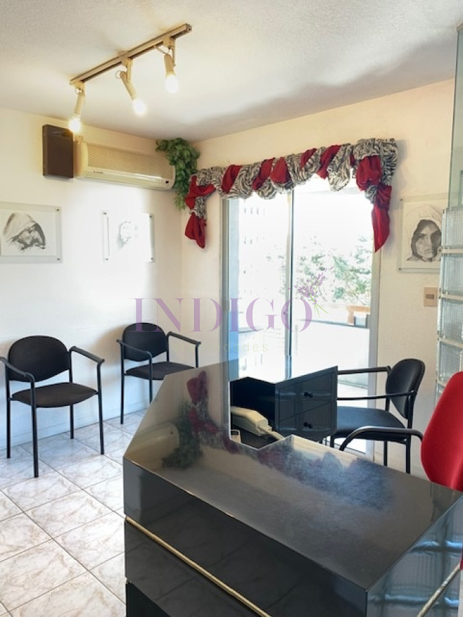 Apartamento Ref.735 - Amplio y luminosos apartamento a la venta en Centro Maldonado