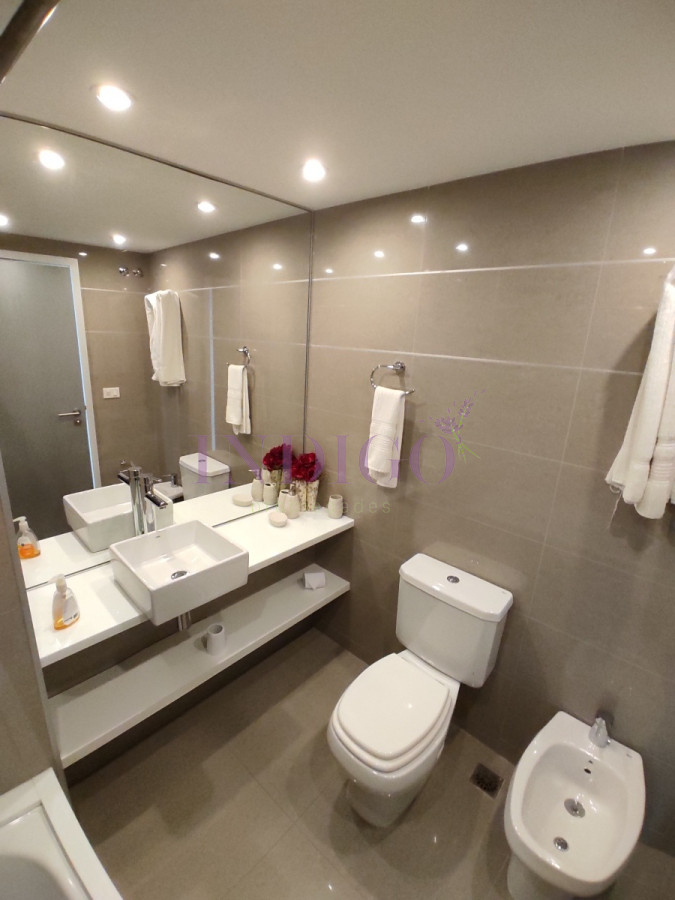 Apartamento Ref.224 - Muy buen departamento  en Mansa, 2 dormitorios .