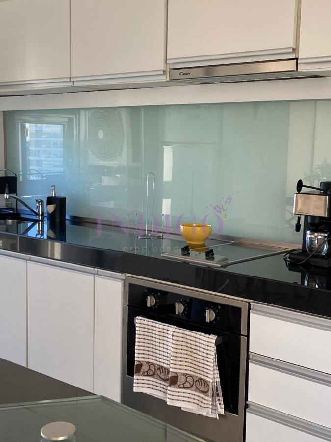 Apartamento Ref.563 - Venta frente al mar en playa Brava.