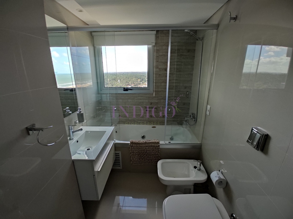 Apartamento Ref.351 - Muy buen Departamento alquiler frente al mar en la  Brava, 3 dormitorios