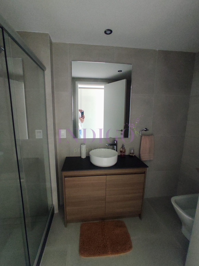 Apartamento Ref.878 - Venta de apartamento 2 dormitorios, Playa Mansa, Punta del Este, Uruguay
