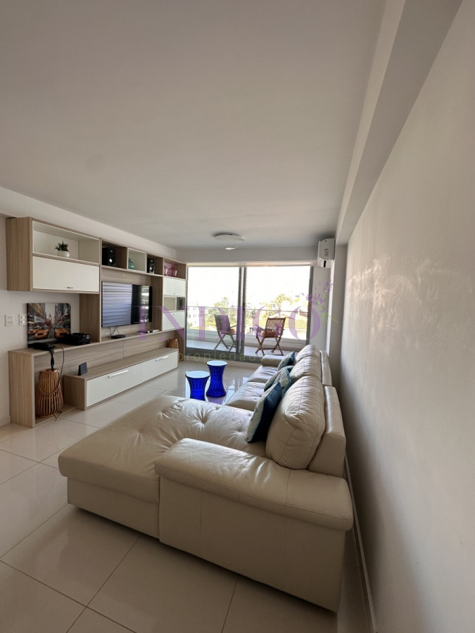 Apartamento Ref.752 - En alquiler 3 dormtorios parada 6 de la brava