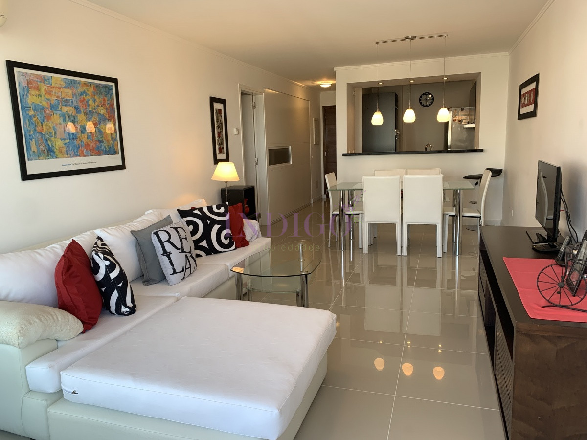 Apartamento Ref.849 - Apartamento en alquiler de 3 dormitorios en Playa Brava con servicios